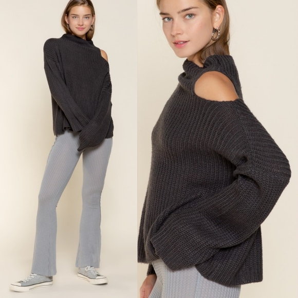 SOLD OUT 52274 POL Mock Neck Sweater - Picture 4 of 5